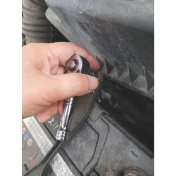 1/4" DRIVE 3-1/3" MINI RATCHET -Hand Tool Store AFR372TB InUseImage 01 1500