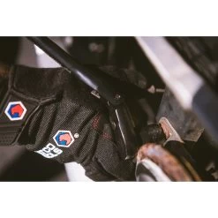 3/8" DRIVE 12-1/2" EIGHTY8 TOOTH BLACK CHROME LOCKING FLEX RATCHET WITH ERGO HANDLE - PURPLE -Hand Tool Store BFR128BLFP InUseImage 04 1500