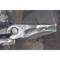 10" LOCKING PLIERS WITH COMBINATION PLUS JAW -Hand Tool Store CLP10P In UseImage 03 1500
