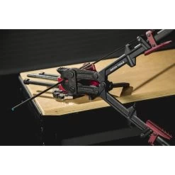 FOLDING BOLT CUTTER 24" -Hand Tool Store JSBC24 In UseImage 01 1500