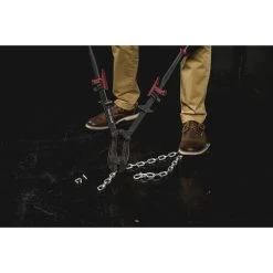 FOLDING BOLT CUTTER 24" -Hand Tool Store JSBC24 In UseImage 06 1500