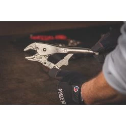 10" LOCKING PLIERS W/CUTTER -Hand Tool Store MLCJC10 InUseImage 01 1500