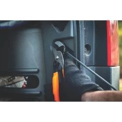 6-1/2" GROOVE JOINT PLIERS -Hand Tool Store PGJ6M InUseImage 01 1500