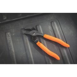 6-1/2" GROOVE JOINT PLIERS -Hand Tool Store PGJ6M LifestyleImage 01 1500