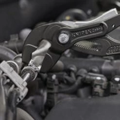 SPRING HOSE CLAMP PLIERS WITH LOCKING DEVICE -Hand Tool Store PHCL10 InUseImage 01 1500