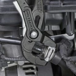 SPRING HOSE CLAMP PLIERS WITH LOCKING DEVICE -Hand Tool Store PHCL10 InUseImage 04 1500