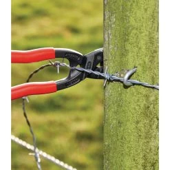 KNIPEX 10" COBOLT XL MINI BOLT CUTTER -Hand Tool Store PLA10 In UseImage 02 1500