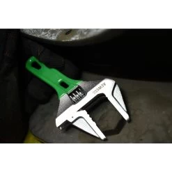 3 PIECE EXOSKELETON ADJUSTABLE WRENCH SET - GREEN 20 3 PIECE EXOSKELETON ADJUSTABLE WRENCH SET - GREEN -Hand Tool Store SAEW3G InUseImage 01 1500