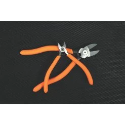 2 PIECE FLUSH CUT PLIERS SET -Hand Tool Store SPFC2 LifestyleImage 01 1500