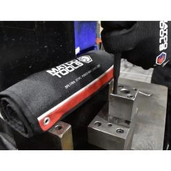 17 PIECE PUNCH AND CHISEL SET -Hand Tool Store SPL17KA InUseImage 02 1500