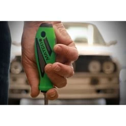 5 PIECE TOP TORQUE II™ SCREWDRIVER SET - GREEN -Hand Tool Store SSPCG5CA InUseImage 03 1500