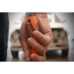 5 PIECE TOP TORQUE II™ SCREWDRIVER SET - ORANGE 31 5 PIECE TOP TORQUE II™ SCREWDRIVER SET - ORANGE -Hand Tool Store SSPCO5CA InUseImage 04 1500